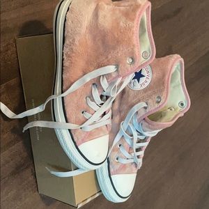 Converse Pink High top sneakers